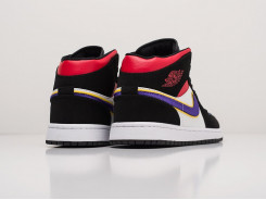 Кроссовки Nike Air Jordan 1 Mid